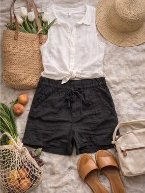 Kut from the Kloth Black Pull-On Elastic Waist Shorts